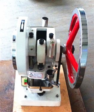 TDP-1.5 小型台式自动单冲压片机流水式小产量粉未压片机